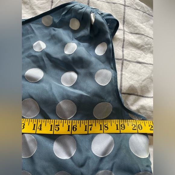 Max Studio Silk Sleeveless Top In Shades Of Blue, Grey, Silver, Size L - Picture 9 of 12